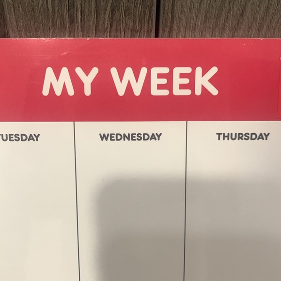 Sanrio Hello Kitty Red My Week 52 Sheet Weekly Calendar Desk Pad - Picture 3 of 9